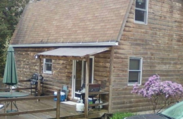 Pintoresca casa de troncos para escapar de la realidad