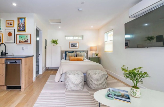 Quaint Studio in Charming Marston Hills