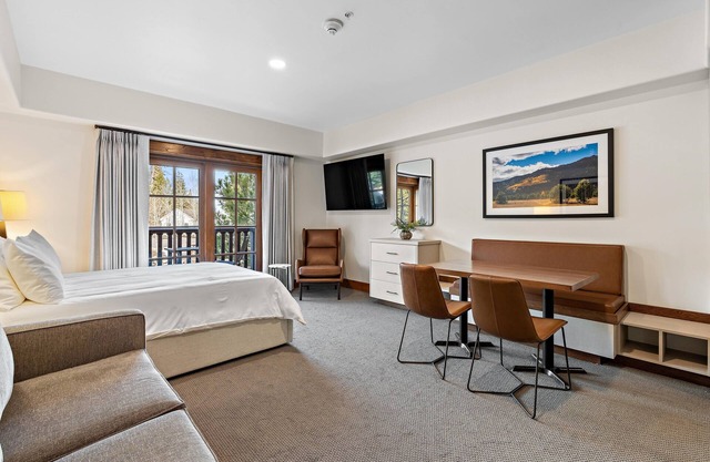Quaint Studio with Balcony