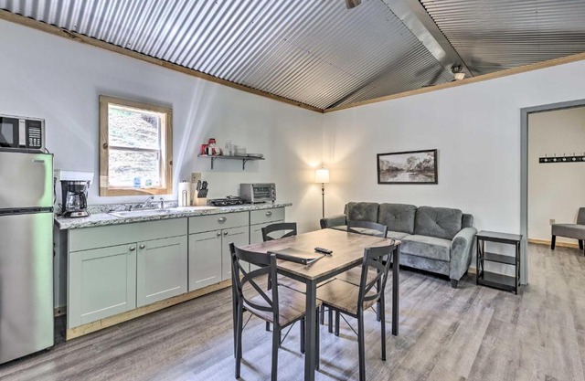 Quaint Tallassee Cabin Stone Creek On-Site!
