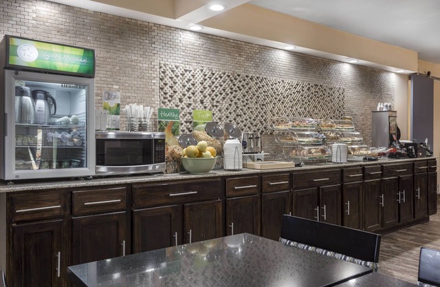 Quality Inn & Suites Airport