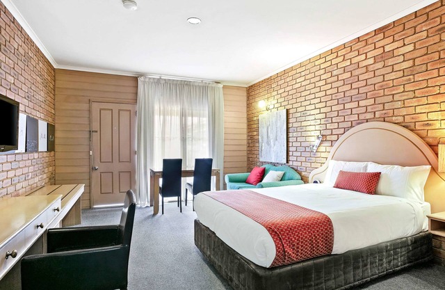 Quality Inn Colonial