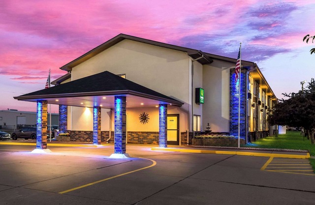 Quality Inn Galesburg near US Highway 34 and I-74