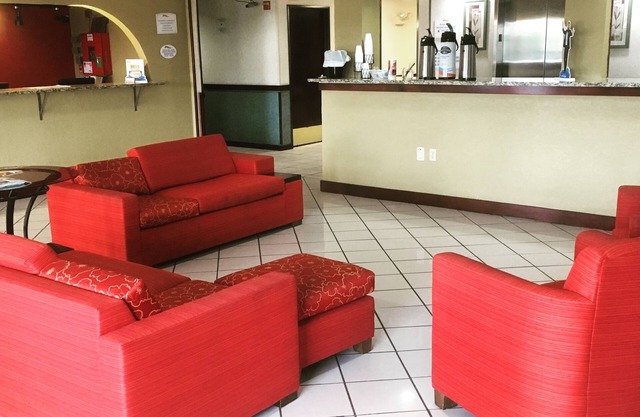 Baymont by Wyndham Lawton