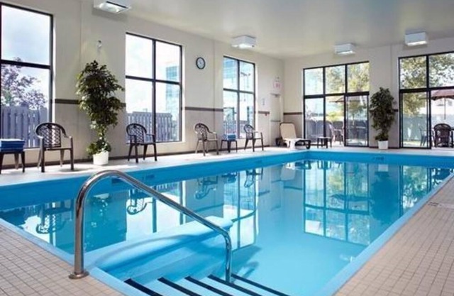Quality Inn & Suites Brossard