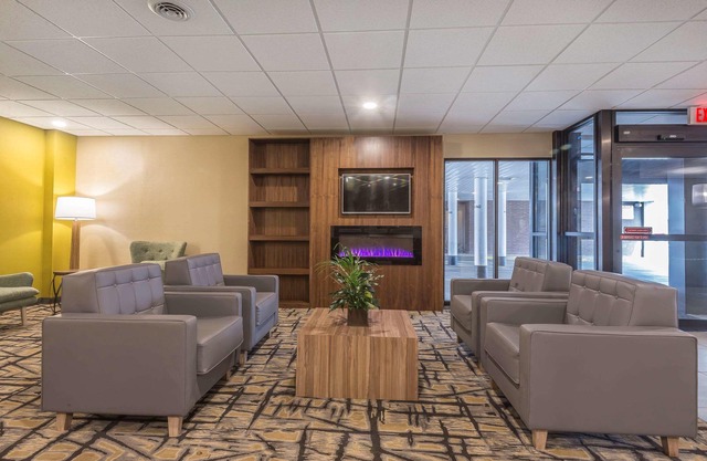 Quality Inn & Suites Downtown
