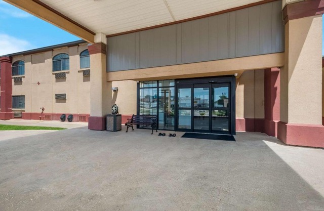 Quality Inn & Suites Oklahoma City North