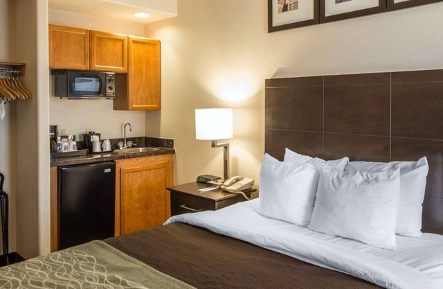 Quality Inn Tulsa - Downtown West