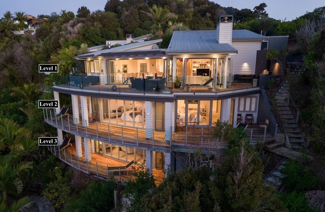 Qualmark 5 Star Luxury Accommodation with stunning views over Long Beach