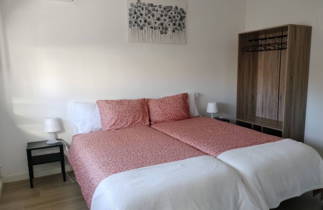 Quarto com Kitchenet junto ao Metro