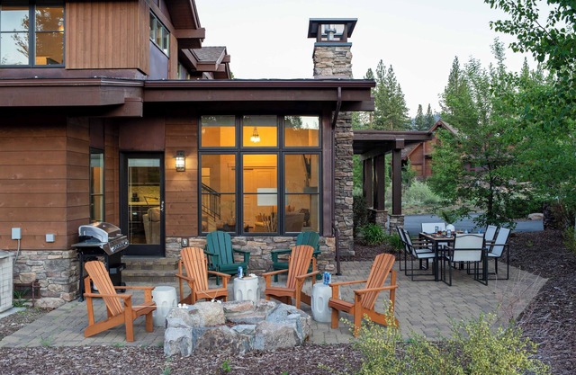 Quartz by Avantstay Stunning Home In Truckee w/ Views