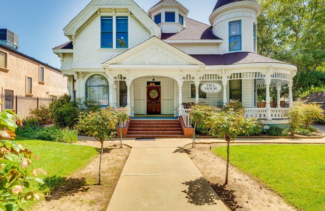 Queen Anne Victorian Home < 1 Mi to Downtown Lodi!
