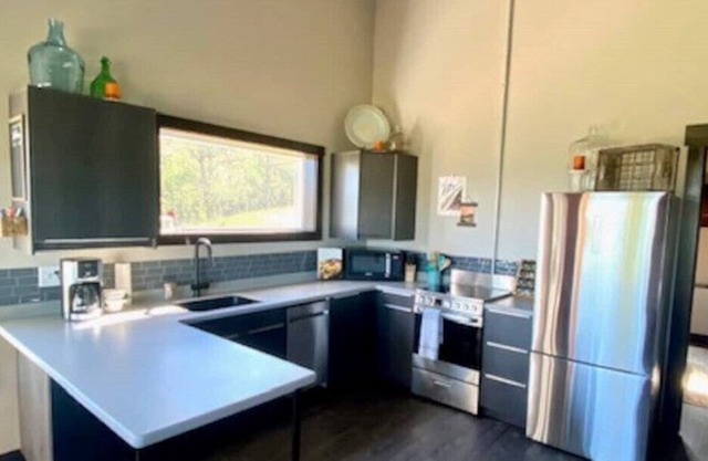 Queen City Hideaway- Sleeps 6 Apartment