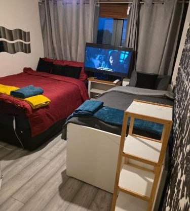 Queen Eliz Room