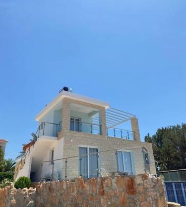 Queen Eyridiki Luxury Villa 2