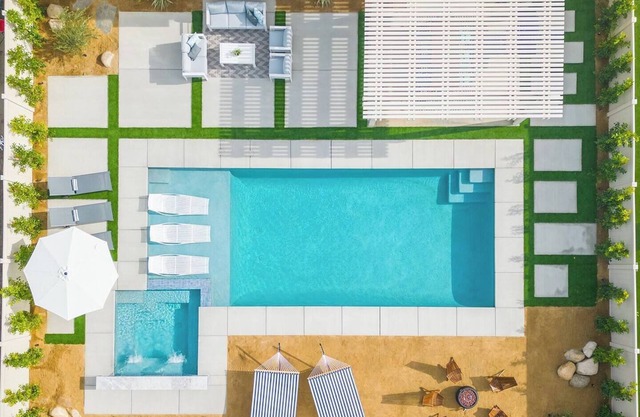 Queen of the Desert -Saltwater Pool, plenty of games, great location for all the desert has to offer