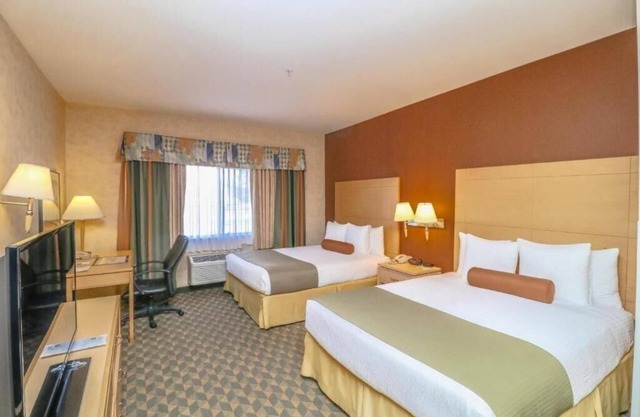 Queen Room Near Shadow Creek Golf Course LAS