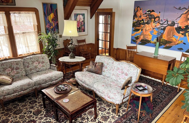 Queen's View B&B- Bill's West, Lake Views, Sauna, Pool, Garden, Bayfield, WI