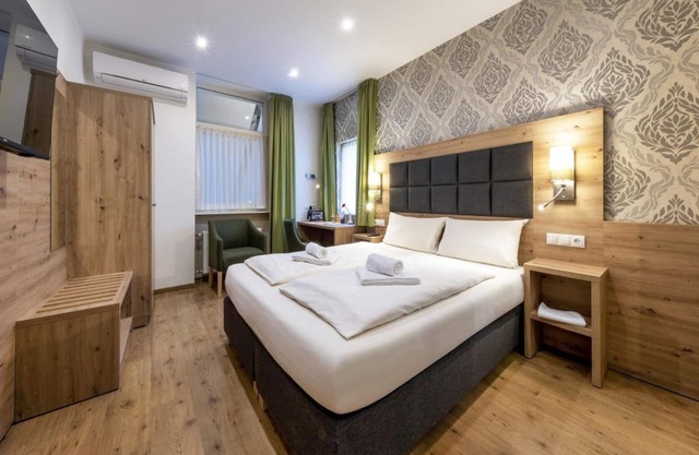 Queen-size double room HH-non-refundable-Rate B&B - AKZENT Hotel Roter Ochse