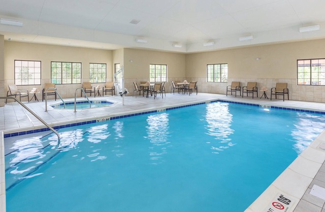 Suite Queen | Desayuno diario gratuito, bañera de hidromasaje compartida + piscina