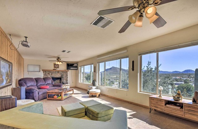 Queen Valley Home w/ Patio & Mountain Views!