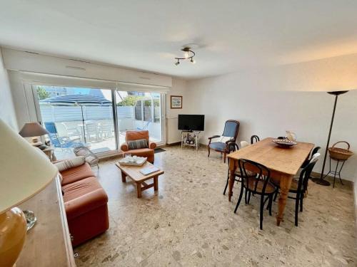 Quiberon - Appartement T3 de 65m² en rez-de-chaussée avec terrasse, proche plage et stationnement - FR-1-478-217
