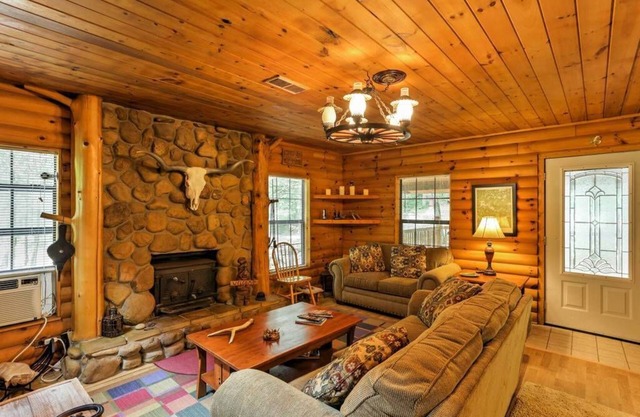 ¡NUEVO! Tranquilo 2br Jasper Cabin w / Tranquil Creek Vistas