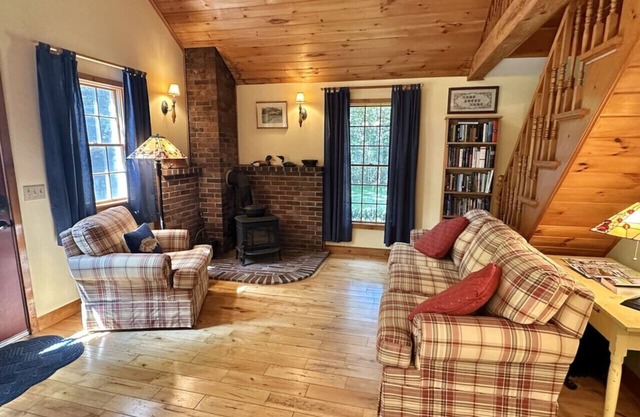Quiet 2BR Secluded Home in Bar Harbor [The Anchor]