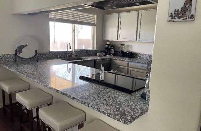 Quiet 3 Bed/2 Bath Home with quick access to I-25