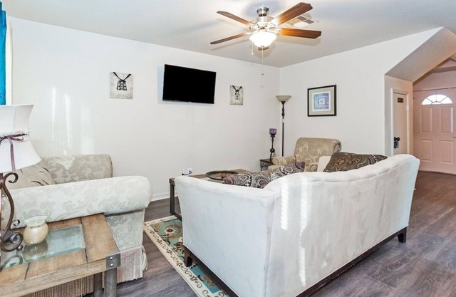 Quiet 3 Bedroom Spacious