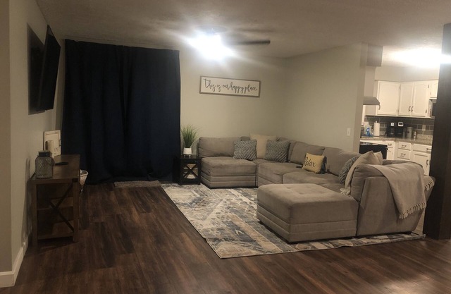 Quiet 3b/2b close to Fishers, Carmel, Westfield and Noblesville!