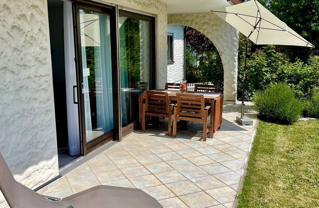 Quiet holiday apartment with terrace and garden in Bayreuth