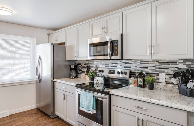 Quiet 5-BR Retreat: Close to Downtown Denver, Mountains, Boulder & Golden!