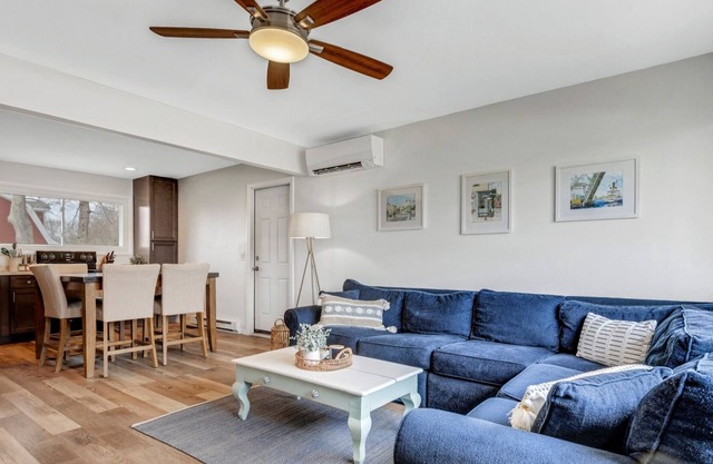 Quiet and Cozy Mystic Ranch Close To Everything by RedAwning
