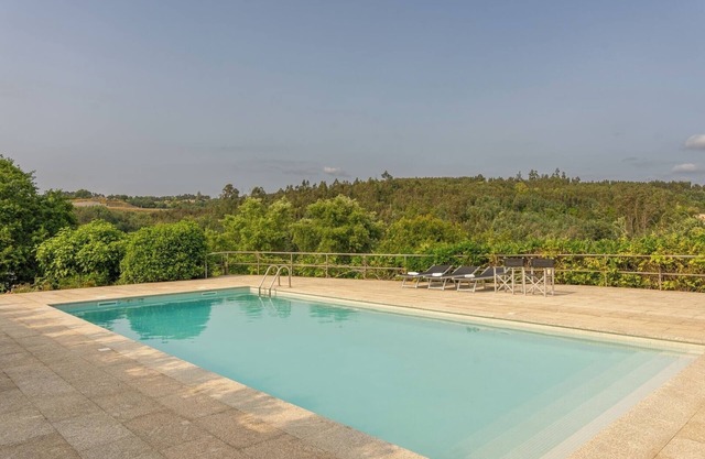 HostWise - Quiet and Modern Villa w/ Pool and River
