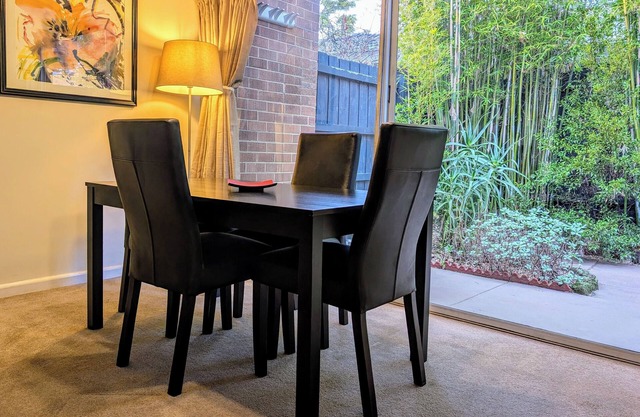 Tranquilo y privado amplio 1 dormitorio en la prestigiosa calle Hawthorn