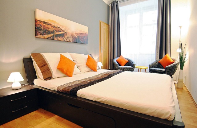 Quiet Apartment 15 mins to the centre