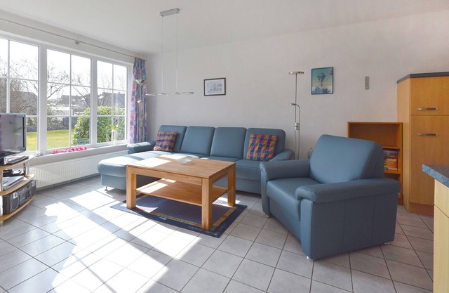 Apartamento tranquilo, situado cerca del centro, con jardín de uso comunitario.