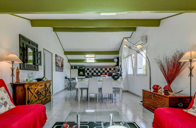 Quiet apartment near the sea