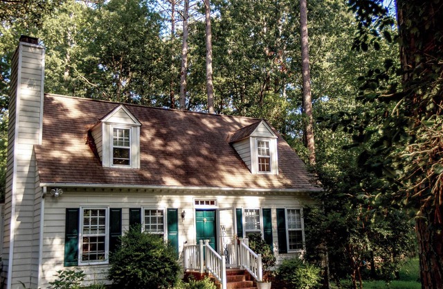 Quiet Apex Gem 15 minutes to the City with private backyard fence