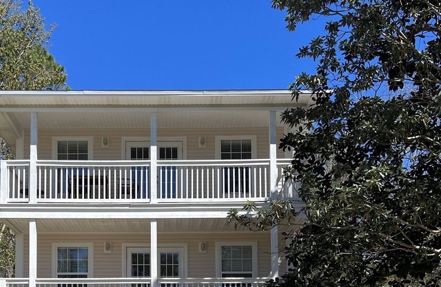 Quiet Bay View Home - 15 minutes to 30A!