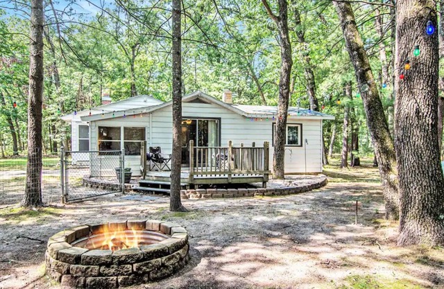 Quiet, Beautiful Escape Near Trails and Fishing!
