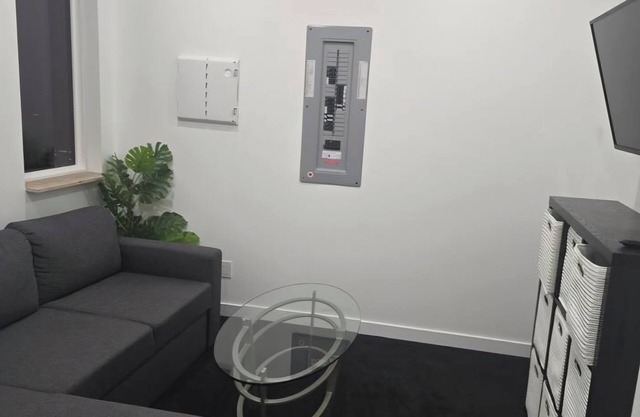 Quiet bright 2 bedroom 1 bathroom suite in town!