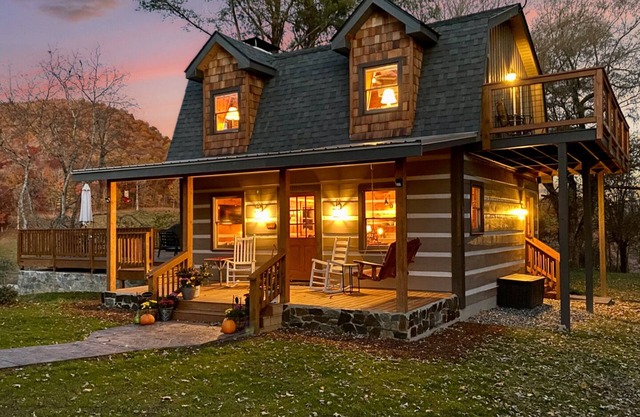 Quiet Cabin on 4 Dog Friendly Acres