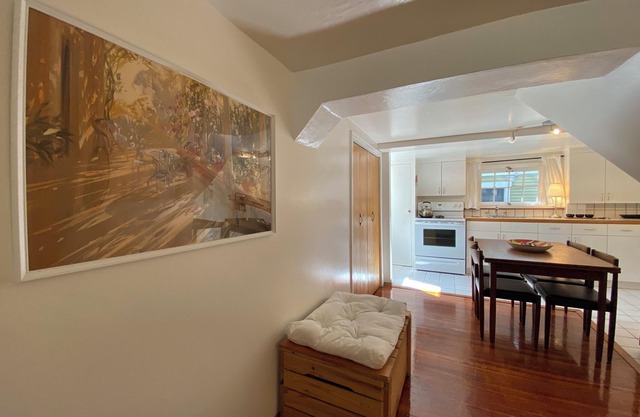 Quiet Character Home on the Park. 10-15 minutes to hospitals or downtown.