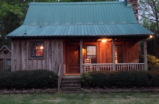 Camp David: cabaña tranquila, encantadora y hermosa de 2 habitaciones en Little Red River
