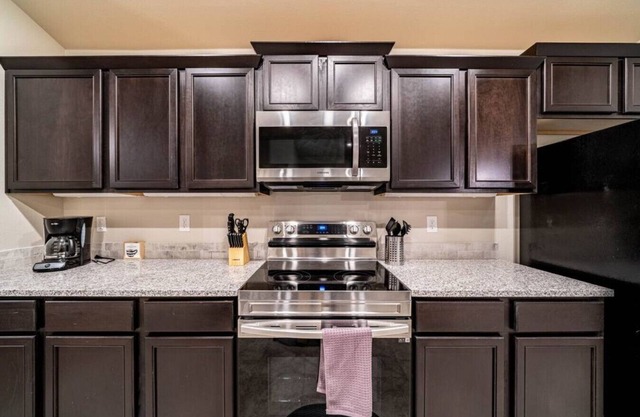 Quiet Comfort - 3BR/2BA - New Construction