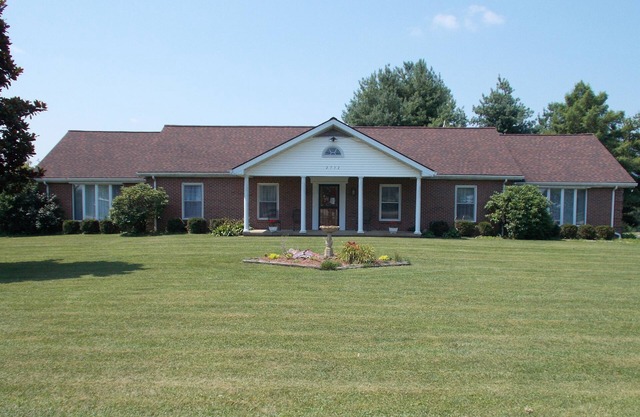 Quiet-Country and Spacious Grandma's Duplex