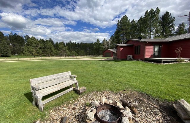 Tranquilo confort campestre. 3 millas de Custer, 3 millas de Custer State Park