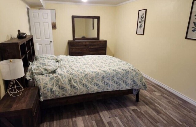 Quiet country-living, minutes from Downtown